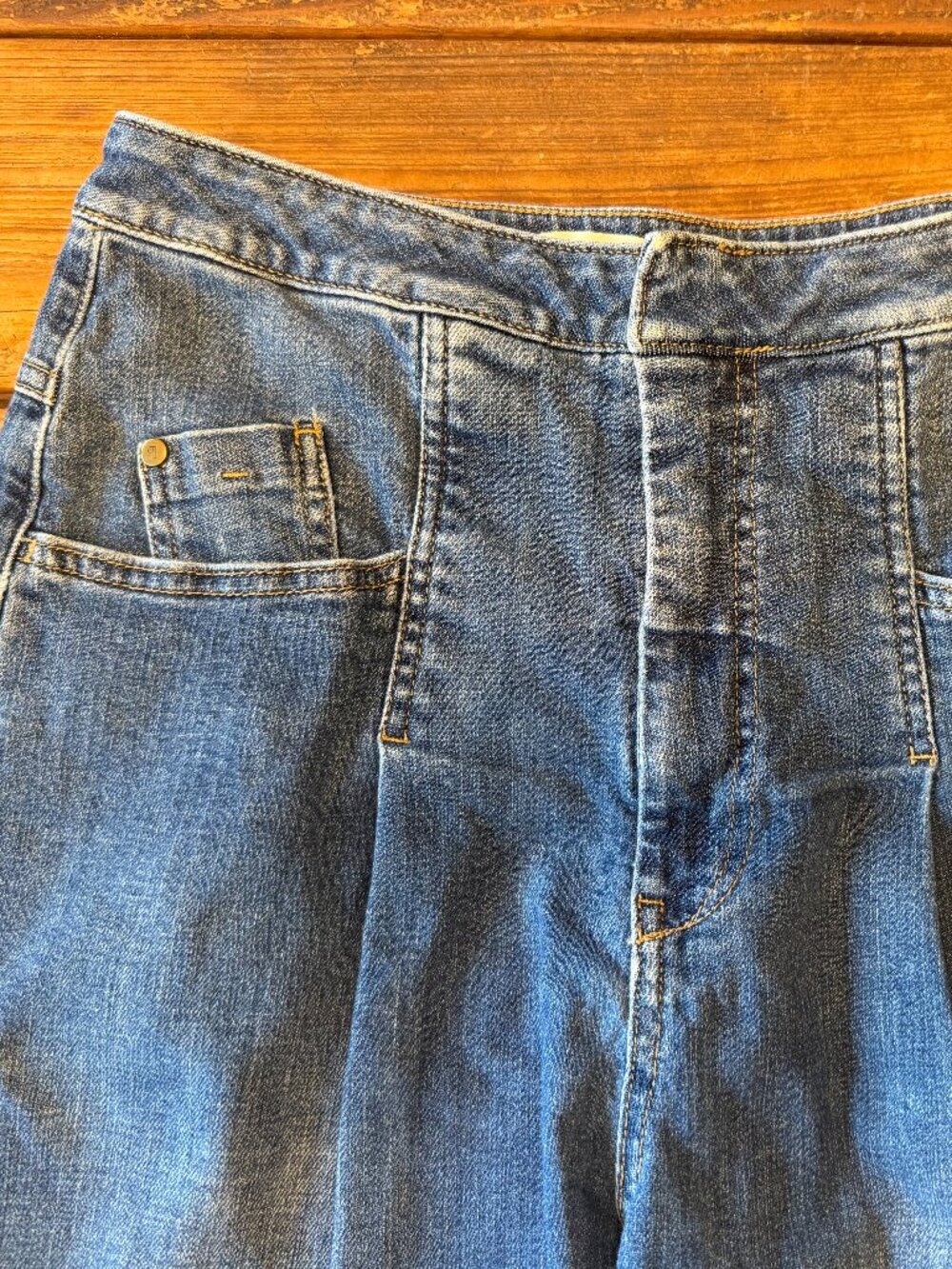 Pilcro Emory Pleated Jeans High Rise Wide Leg - size 30 - Picture 3 of 12